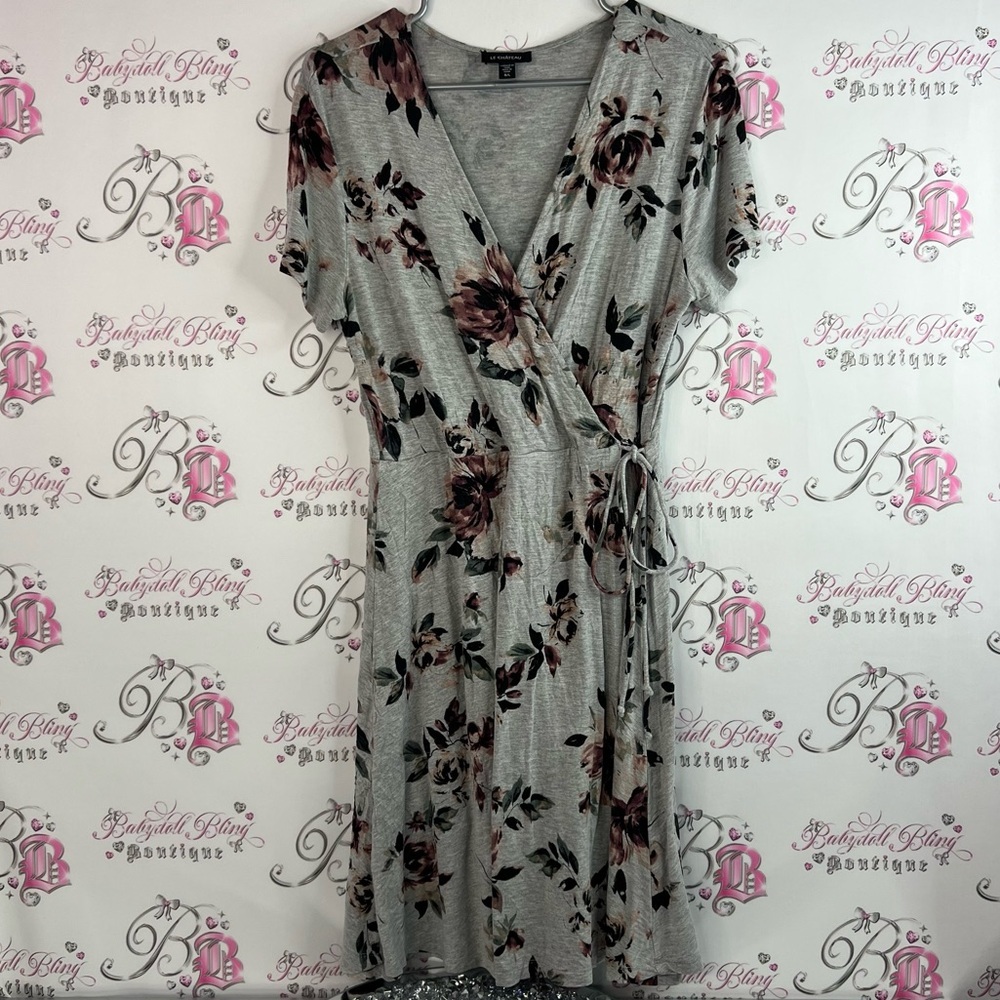 Le Chateau dress tie up wrap style flowers roses Gray Floral Wrap Dress